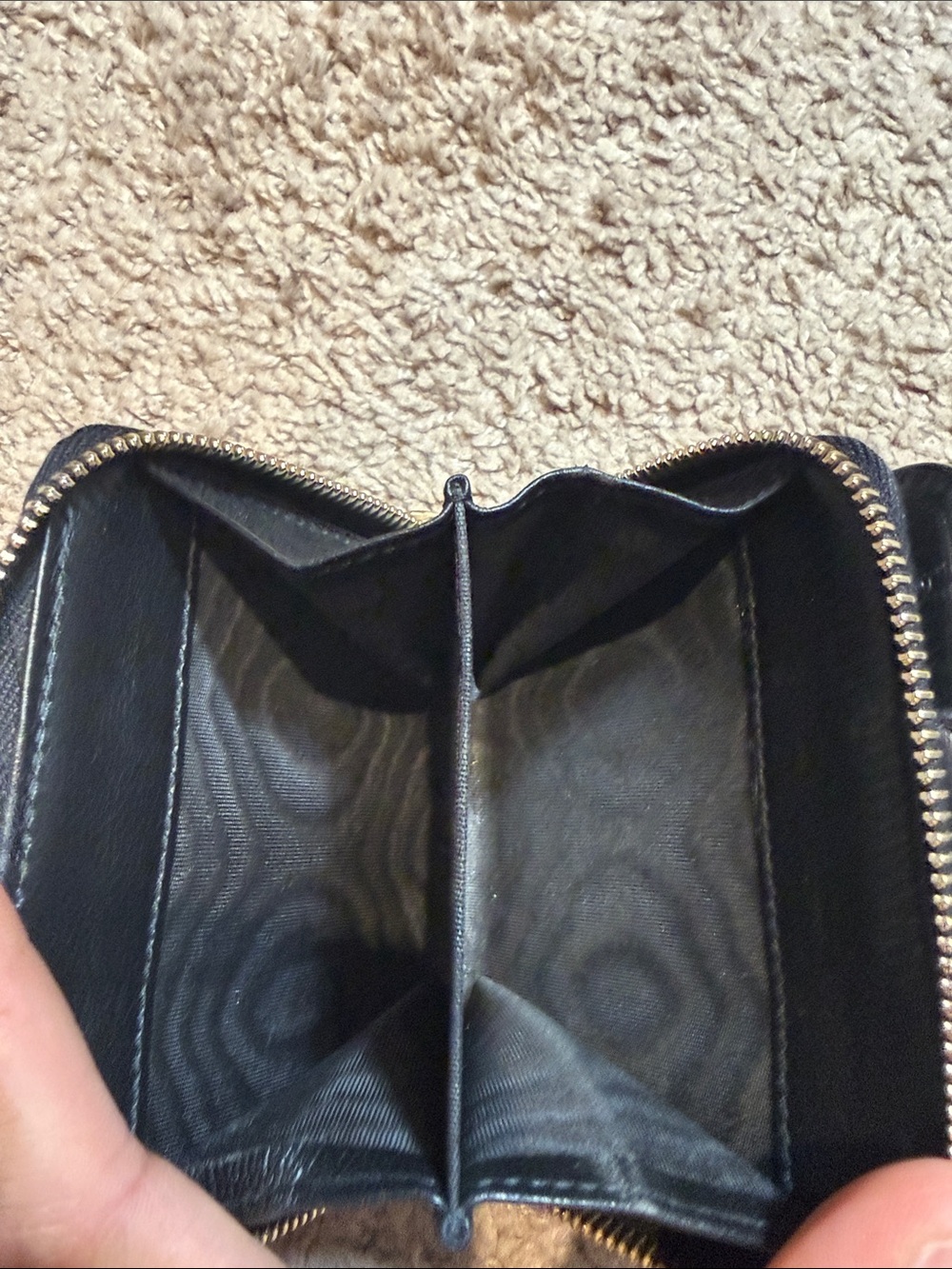 Gucci Black Embossed GG Zip Around Wallet - Picture 3 of 5